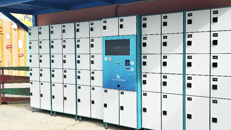Smart Lockers en Warner Beach Madrid